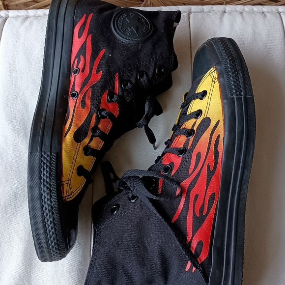 Converse Black High-Top Sneakers with Red and Yellow Flames_12 - Picture 9 of 13